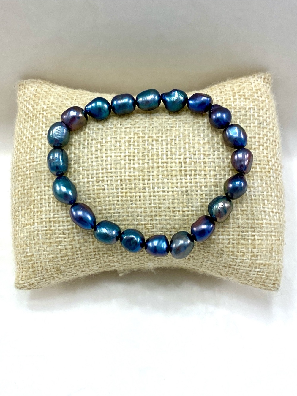Freshwater Pearl Stretch Bracelet in Iridescent Blue
